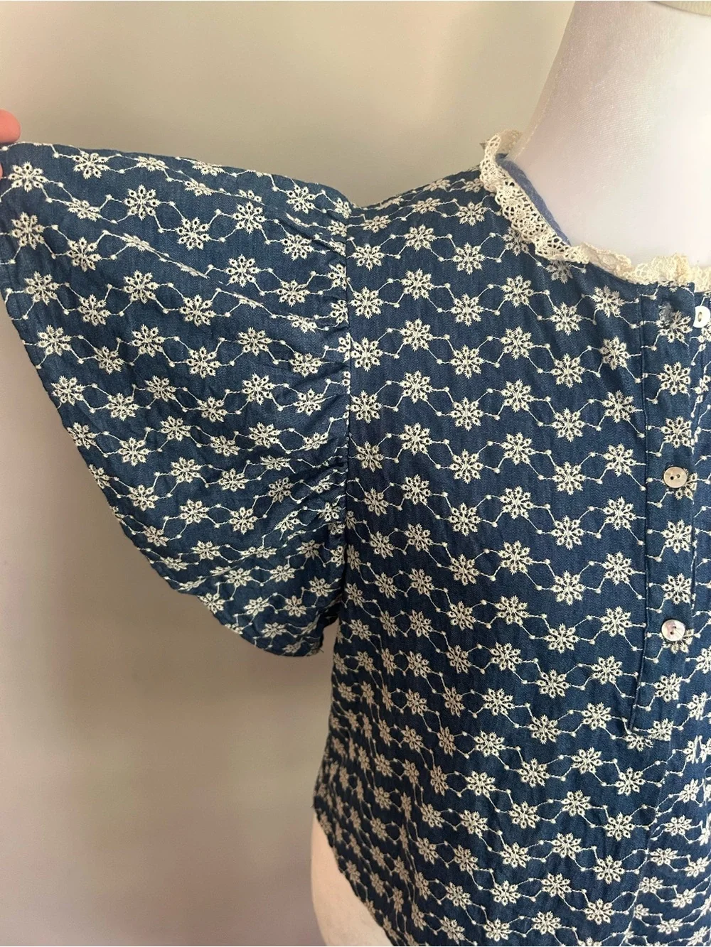 ZARA Navy Blue Floral Eyelet Daisy Embroidered Puff Sleeve Top with Lace Trim